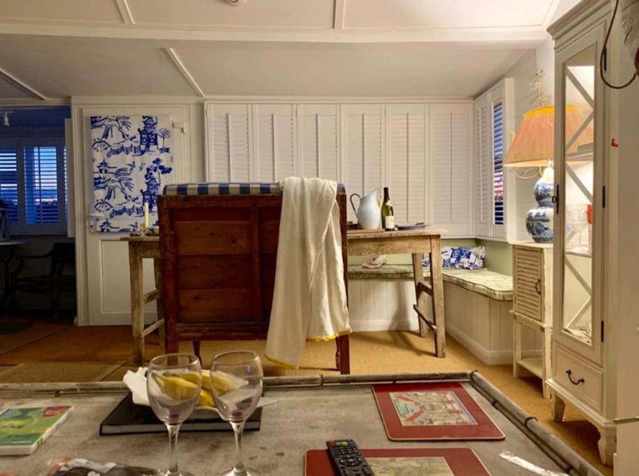 A Unique, Off-Grid Eco Friendly Beach House. Wolferton  エクステリア 写真