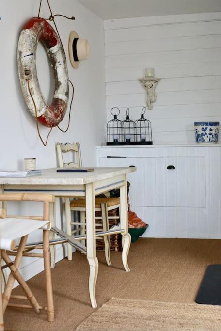 A Unique, Off-Grid Eco Friendly Beach House. Wolferton  エクステリア 写真